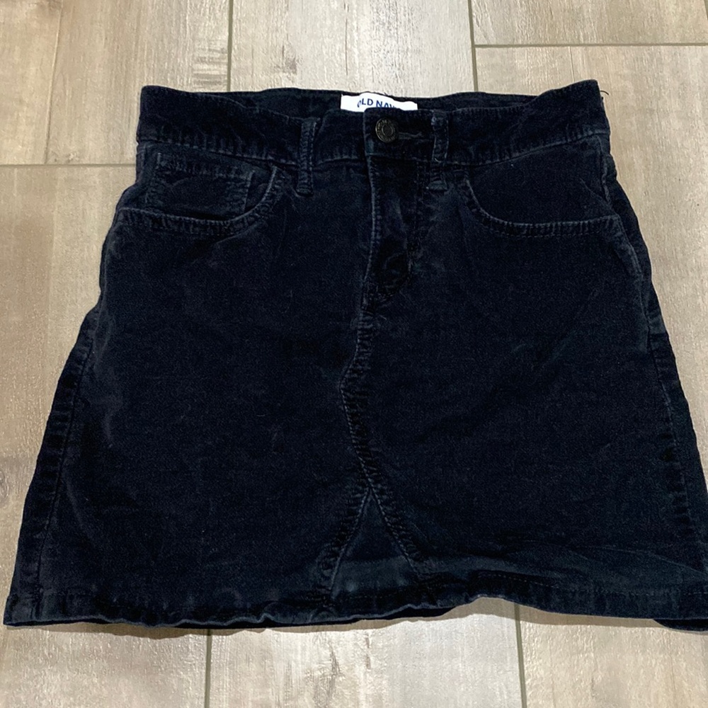 Old Navy Velvet Black Skirt. Size 8